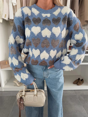 pullover sweater in cream with heart-print and ribbed cuffs