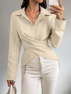 blouse in beige featuring buttoned and regular fit