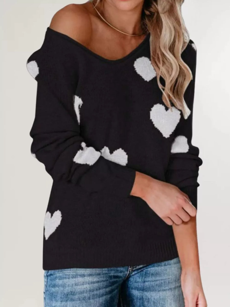 v-neck sweater in Red with heart-print and ribbed cuffs