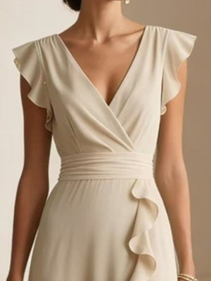 White maxi dress with maxi and back-zip