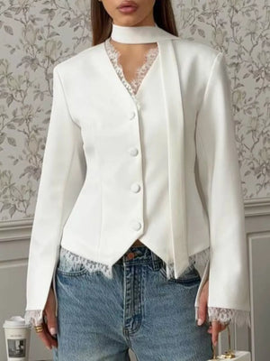 100% polyester Care instructions: Machine wash cold blazer in White with fitted silhouette
