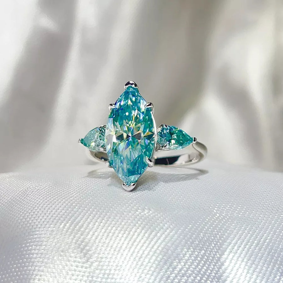 925 sterling silver,Moissanite Carat weight: 6ct Care instructions: Avoid wearin ring in silver with regular silhouette