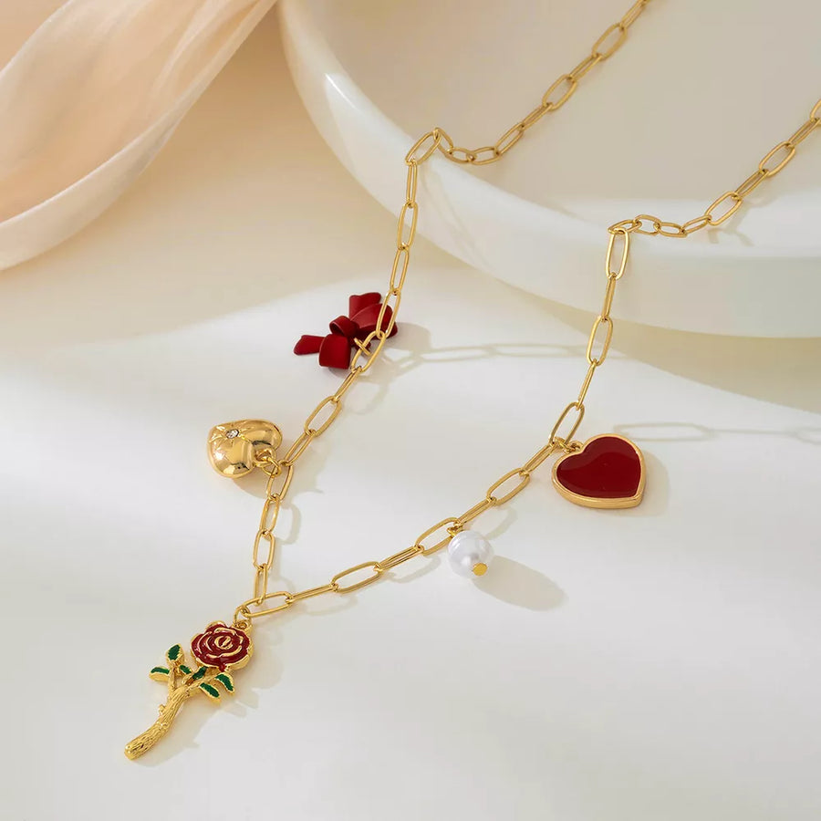 necklace in Gold with charm necklace and collar
