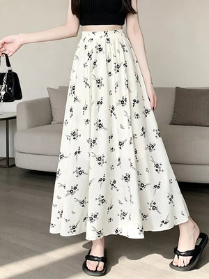 A-line skirt in black with ditsy floral and elastic waist