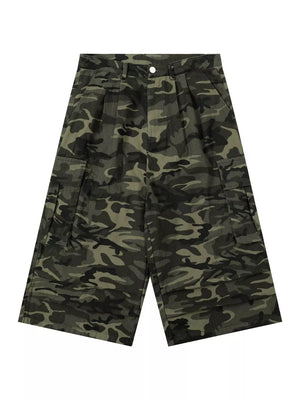 Camouflage Color capris with capri and button-front