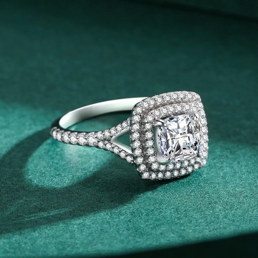 925 sterling silver,Moissanite Carat weight: 5ct Care instructions: Avoid wearin ring in Silver with regular silhouette