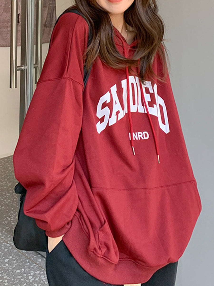 burgundy pullover hoodie with graphic-print and hooded