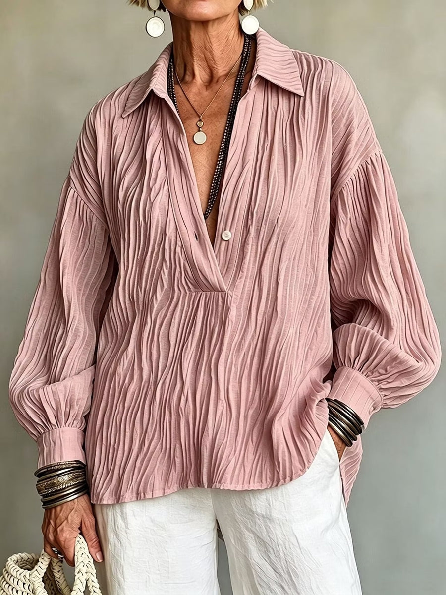 blouse in Lavender with buttoned and hip-length