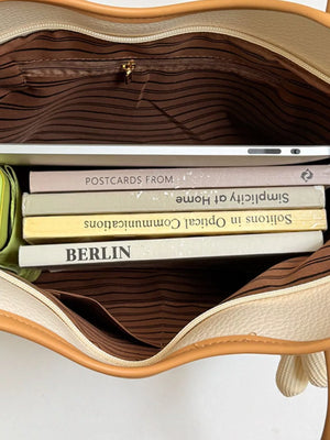 handbag in Brown with null and null