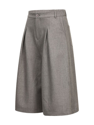 95%polyester,5%spandex Care instructions: Machine wash cold capri pants in Black with wide-leg silhouette