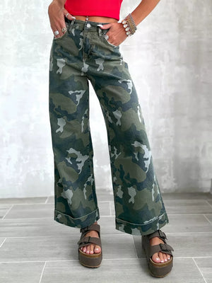 wide-leg jeans in olive green featuring buttoned and flared fit