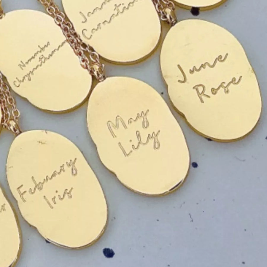 style four necklace with clasp and floral