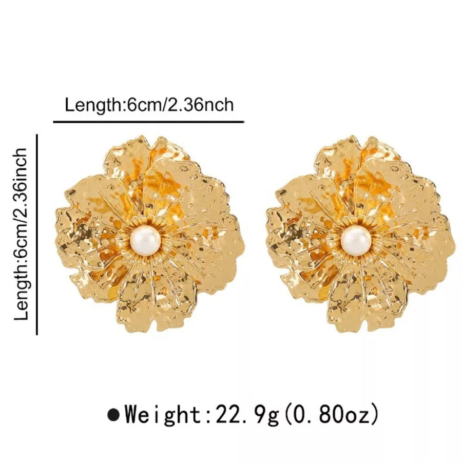 earrings in Gold with floral and textured