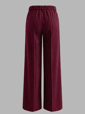 wide-leg pants in Black with buttoned and full-length