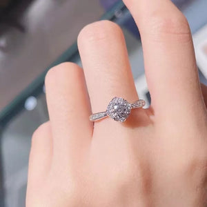 925 sterling silver,Moissanite Carat weight: 1ct Care instructions: Avoid wearin ring in Silver with fitted silhouette