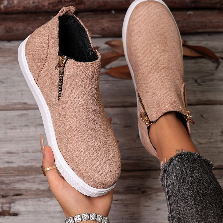 ankle boots in Brown with side zipper and ankle-length