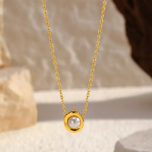necklace in gold featuring gold-plated and slim fit