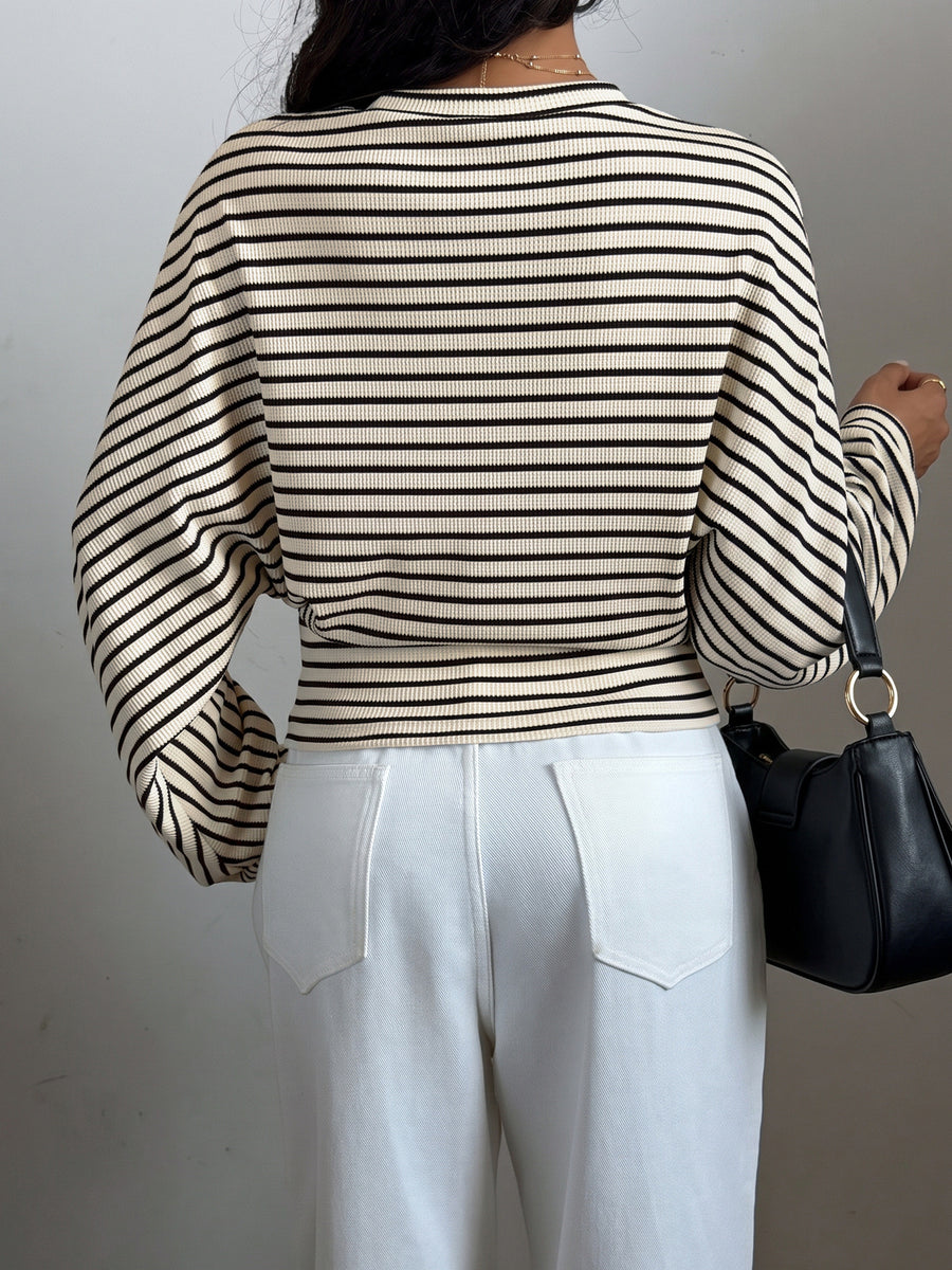 classic t-shirt in Black Apricot Color with crew neck