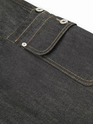jeans in dark wash denim with buttoned and full-length