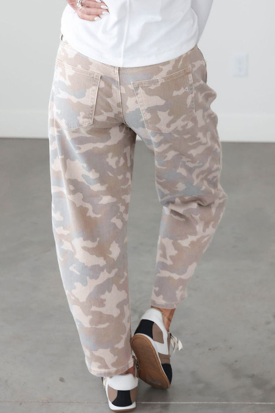 jeans featuring camo in light beige with 98% cotton, 2% elastane Care instructions: Machine wash cold texture