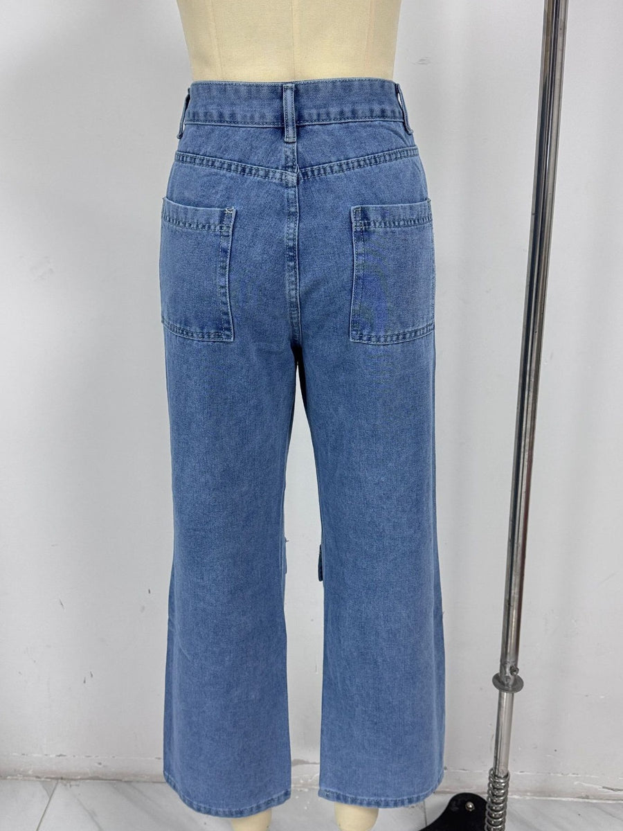 High-Waisted Wide-Leg Cargo Jeans in Black with pocketed