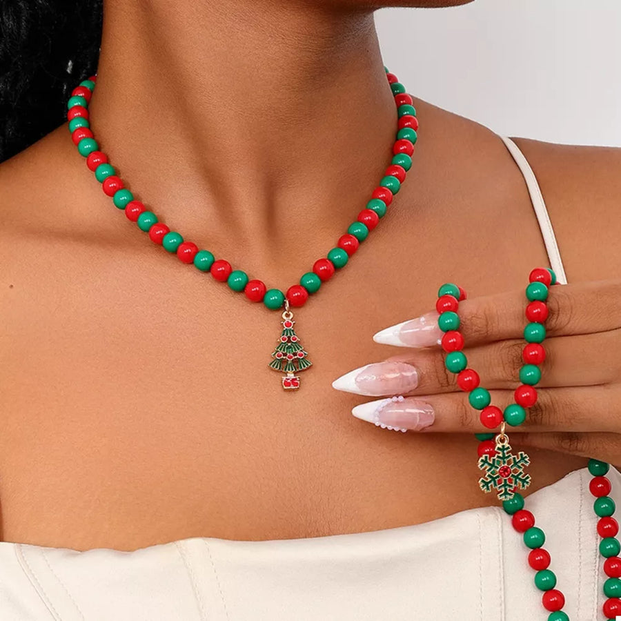 necklace in Red Green with beaded and beaded