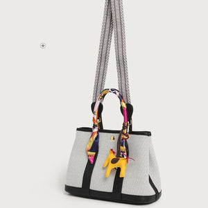 handbag in Black