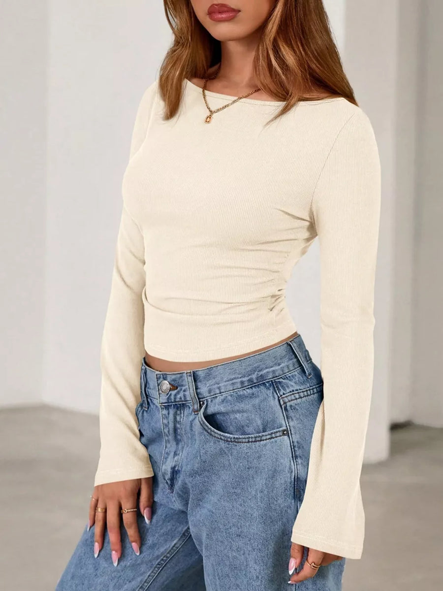 modern t-shirt in ivory with boat neck