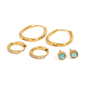 18K Gold earrings in Gold with hoop silhouette