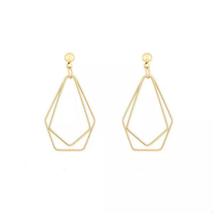 earrings in Gold with geometric and drop earrings