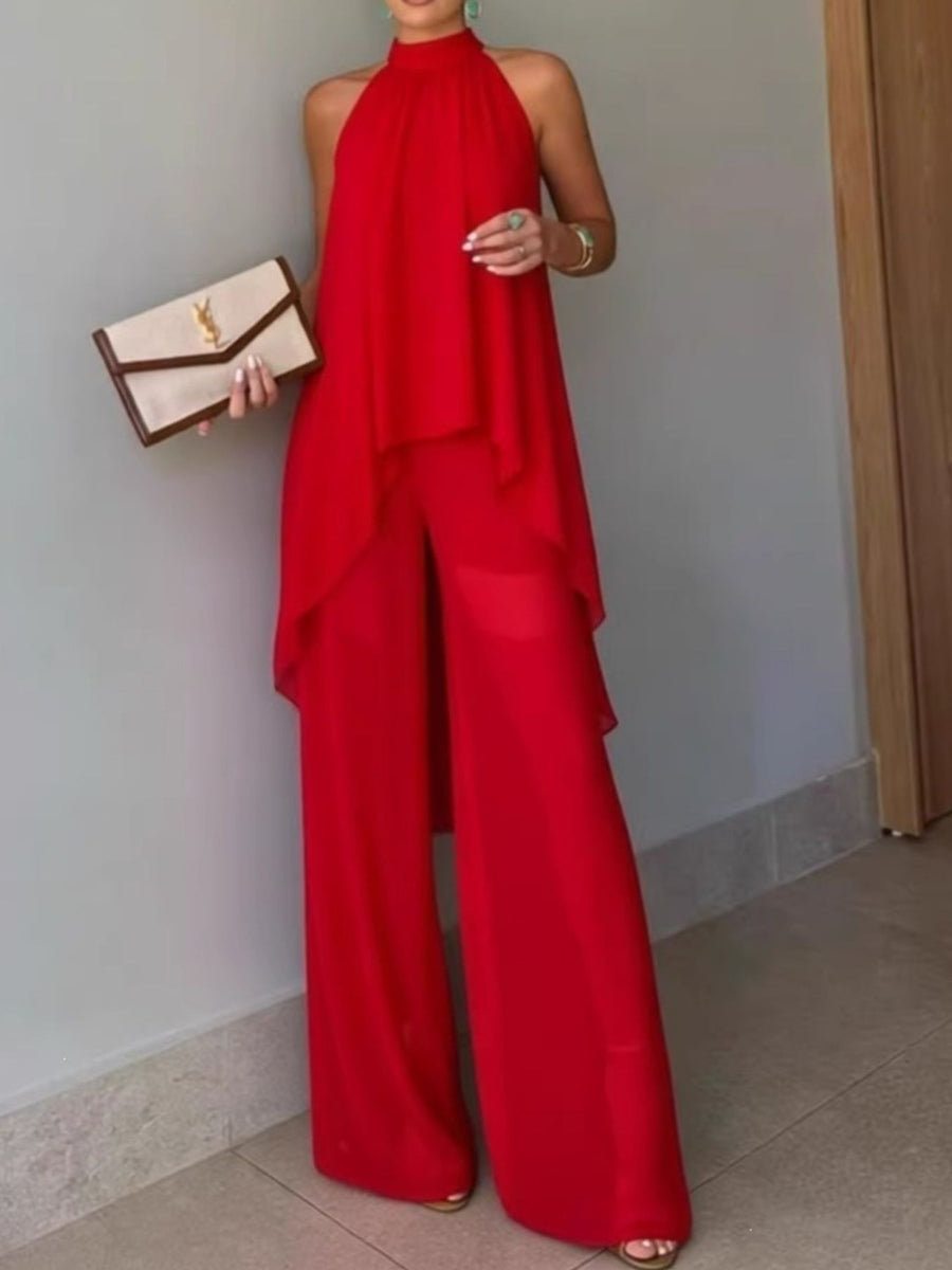 White two-piece set with two-piece and sleeveless