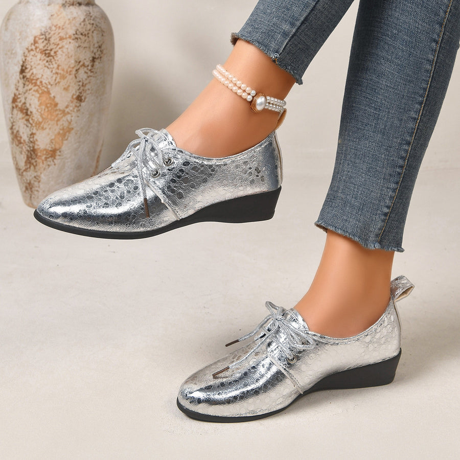 loafers in gold with abstract-print and pointed toe