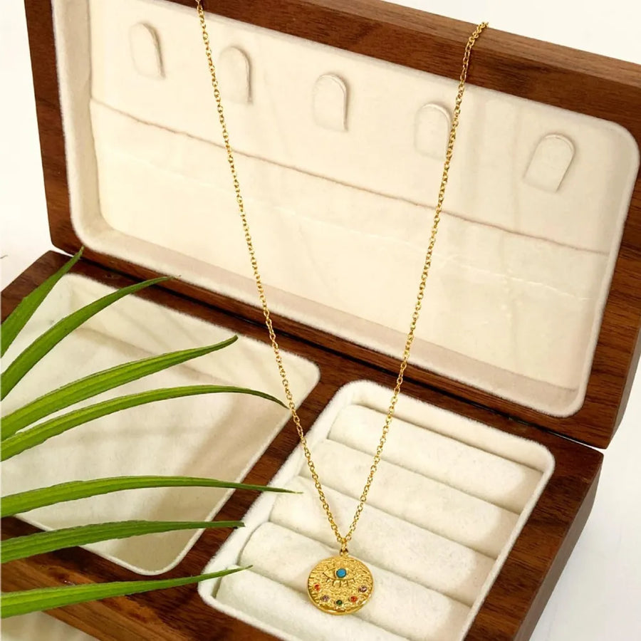 necklace in Gold with geometric and 18K gold-plated