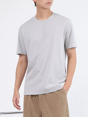 Men's light gray crew neck t-shirt, short sleeves, breathable cotton.