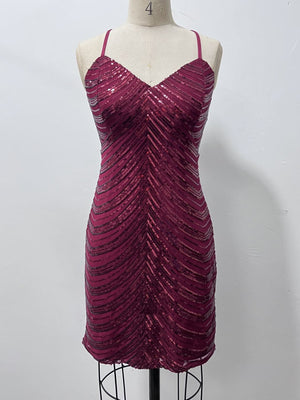 bodycon dress in Pink with deep v-neck and spaghetti strap