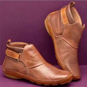 ankle boots in Red with contrast strap and ankle-length