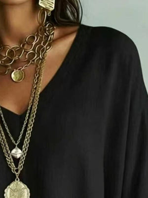 bohemian t-shirt in Black with v-neck
