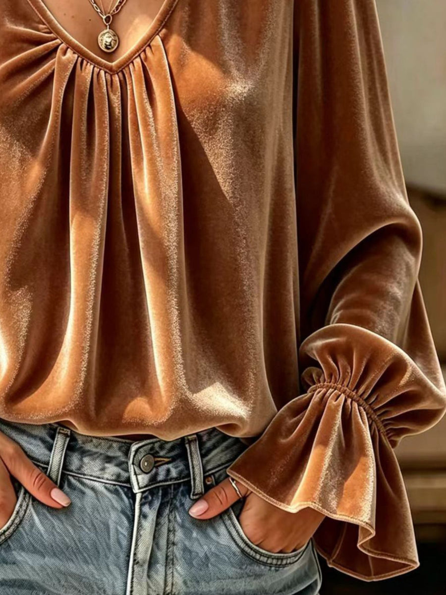 romantic blouse in Caramel with v-neck
