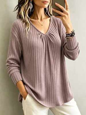 t-shirt in Light Purple with v-neck and long sleeve