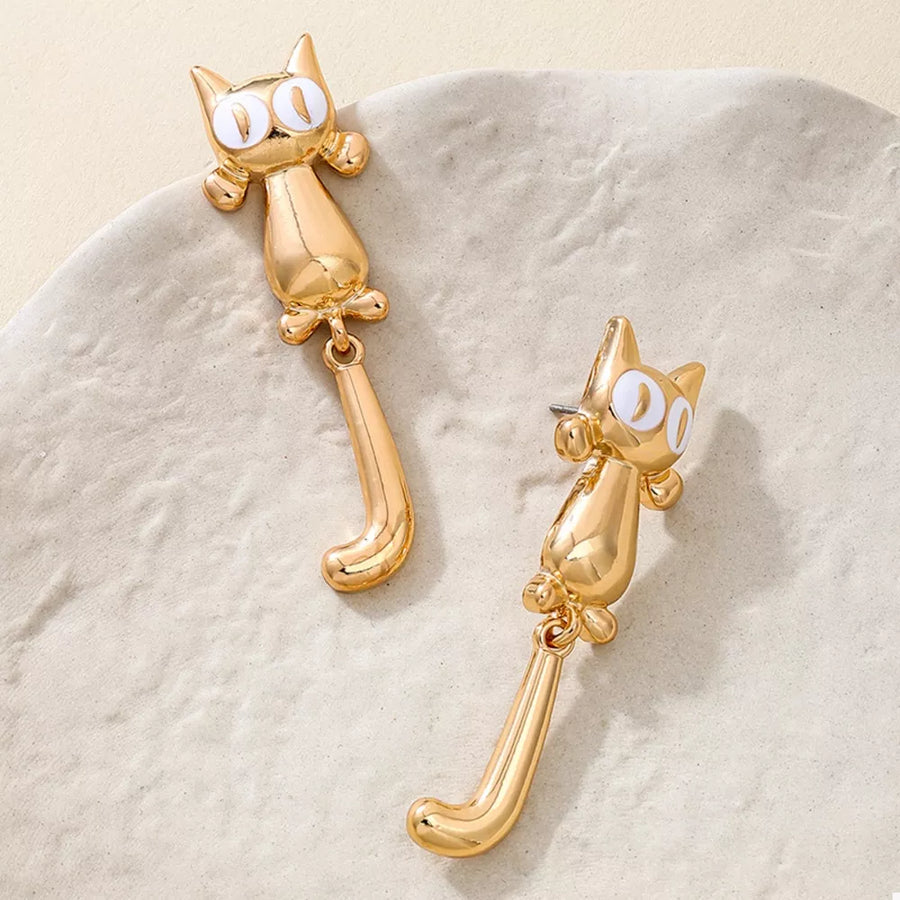 artsy earrings in white with na