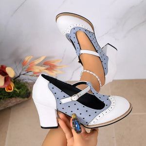 Brown pumps with buckle and polka dot