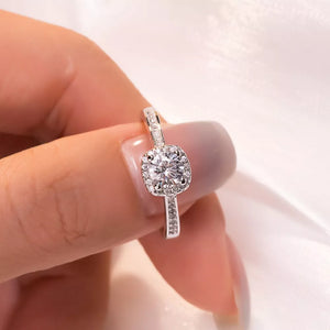 silver ring with null and null