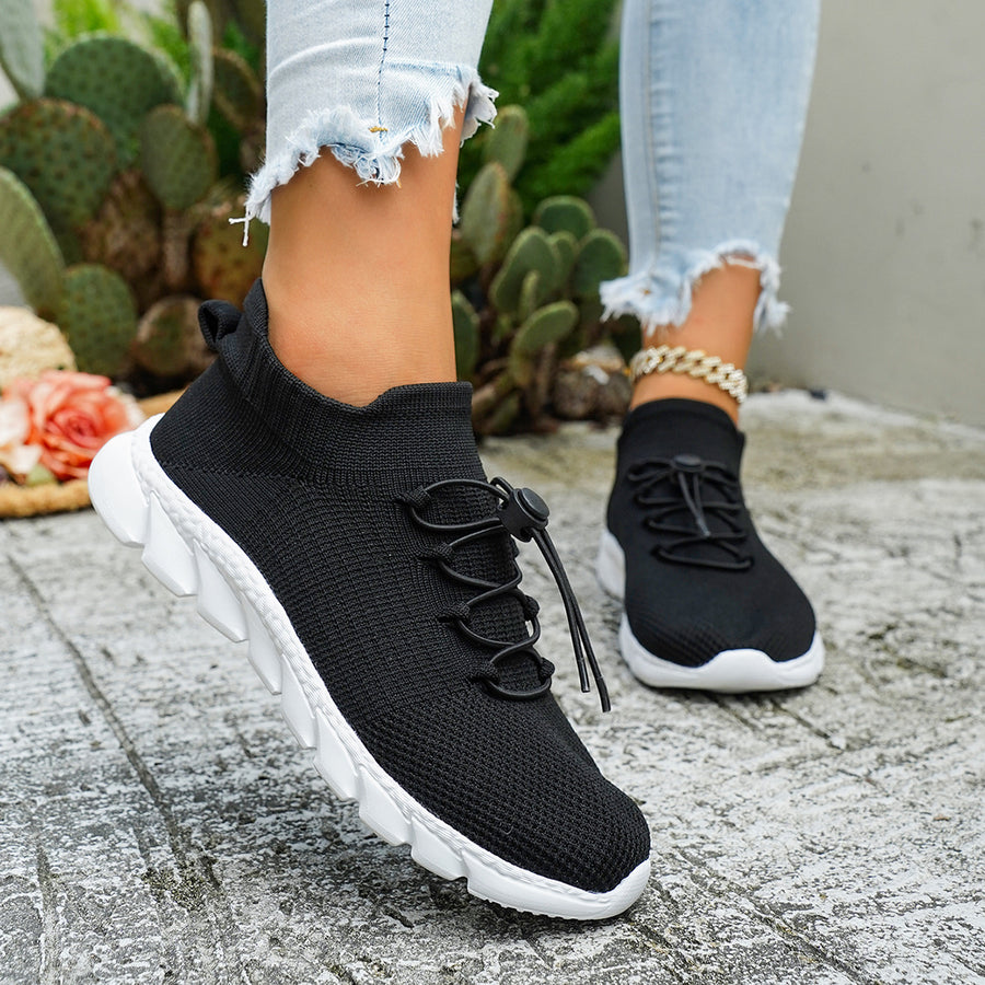 Mesh Round Toe Lace Up Sneakers in Black with round toe