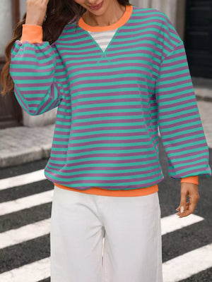 classic sweatshirt in Black And White with crew neck