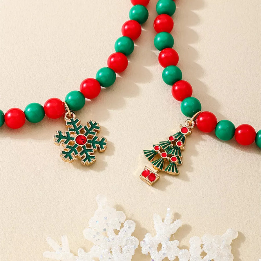 18K Gold-Plated, Alloy, Resin Care instructions: Avoid wearing during exercise, necklace in Red Green with regular silhouette