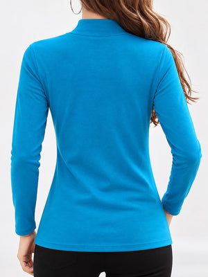 white t-shirt with stretch and long sleeve