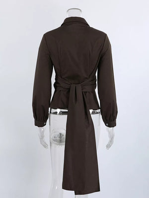 button-up shirt in white with buttoned and hip-length