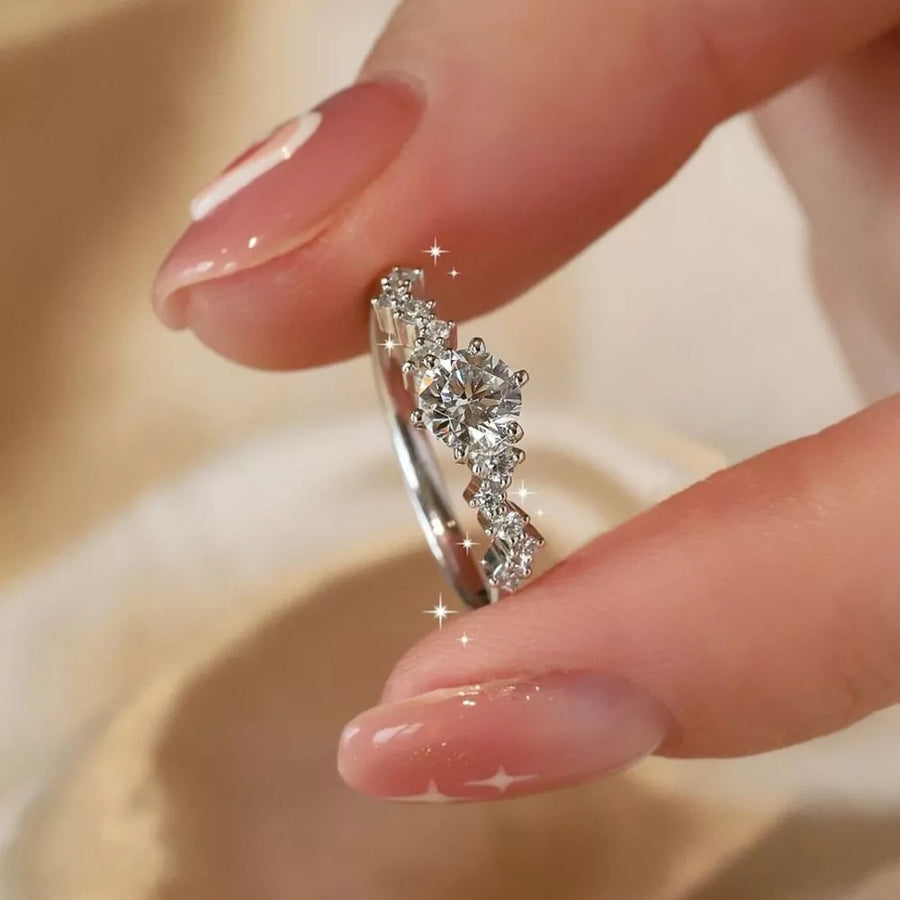 925 sterling silver,Moissanite Carat weight: 1ct Care instructions: Avoid wearin ring in Silver with straight silhouette