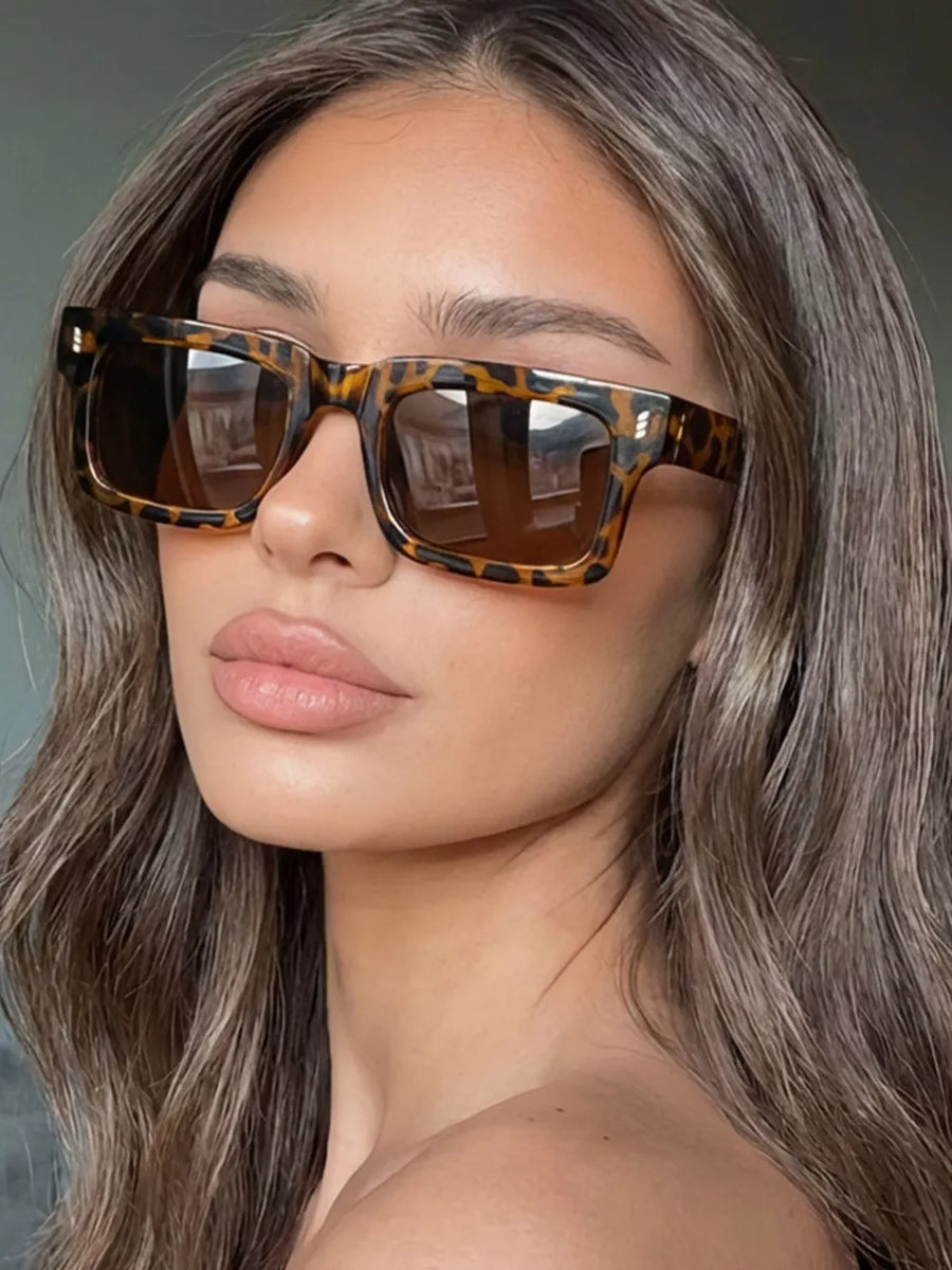 Uv Protection Rectangular Sunglasses in black with UV protection