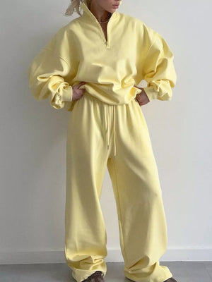 Brown sweat set with hip-length, full-length and quarter-zip, drawstring, elastic
